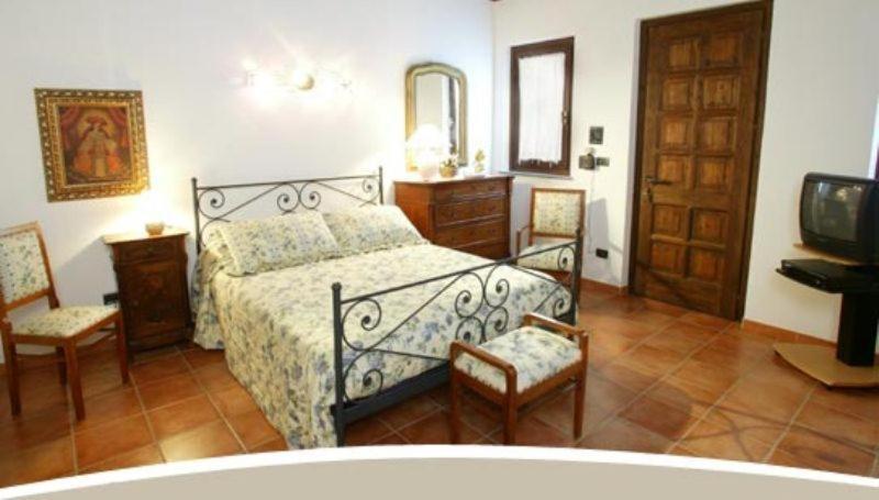 Aparthotel La Maragliana à Castel Rocchero Extérieur photo